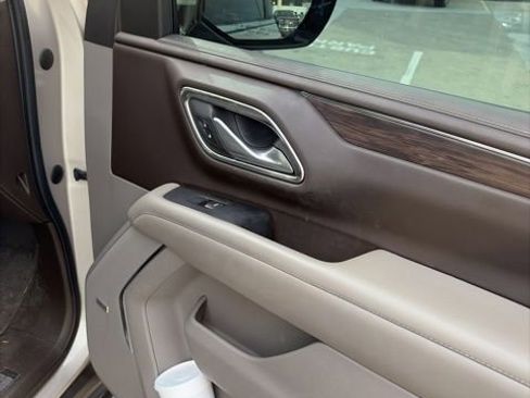 Used 2022 Chevrolet Tahoe LT w/ Luxury Package AWD/4WD image 28