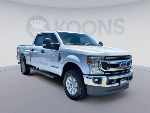 Used 2022 Ford F250 XLT w/ XLT Value Package AWD/4WD image 2