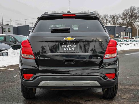 Used 2017 Chevrolet Trax LT w/ LT Convenience Package image 5