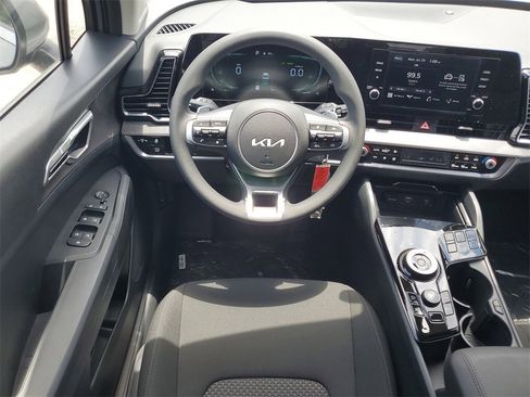 New 2025 Kia Sportage LX image 24