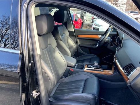 Used 2023 Audi Q5 2.0T Prestige w/ Prestige Package image 8