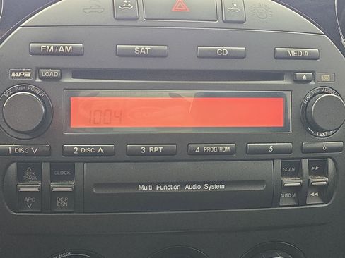 Used 2007 MAZDA MX-5 Miata Sport w/ Appearance Pkg image 17