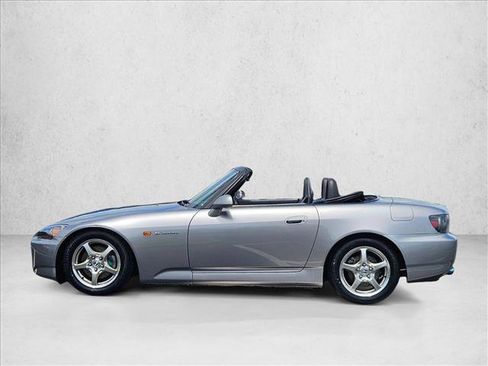Used 2004 Honda S2000 image 9