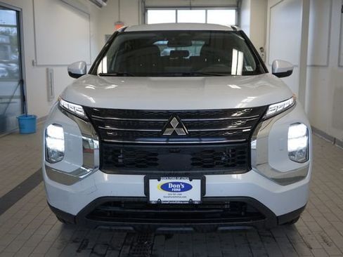 Used 2022 Mitsubishi Outlander ES AWD/4WD image 16
