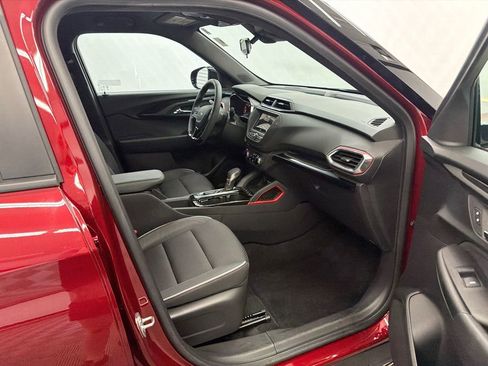 Used 2023 Chevrolet TrailBlazer RS FWD image 14