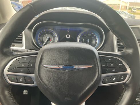 Used 2022 Chrysler 300 Touring L w/ Safetytec Plus Group RWD image 15