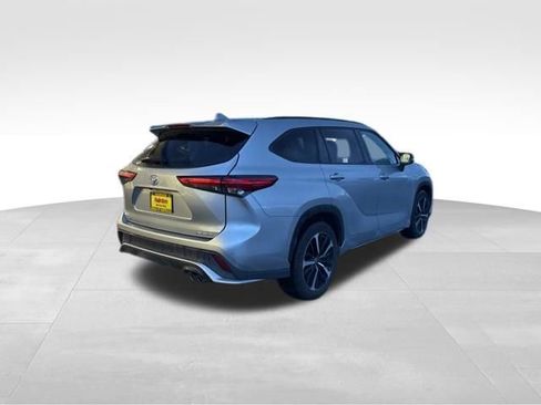 Used 2021 Toyota Highlander XSE image 7