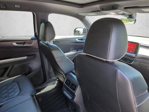 Used 2024 Volkswagen Atlas Cross Sport SEL Premium R-Line AWD/4WD image 21