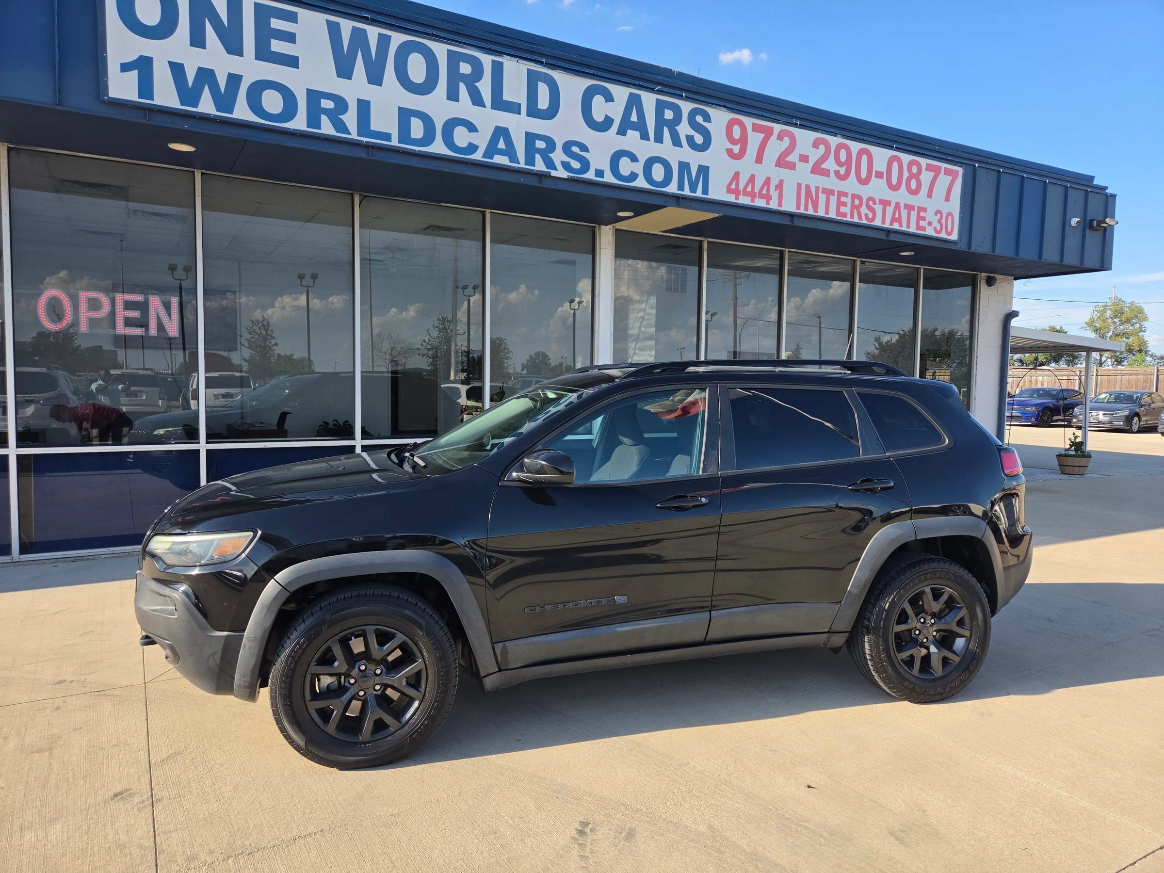 Used 2020 Jeep Cherokee Latitude AWD/4WD image 1