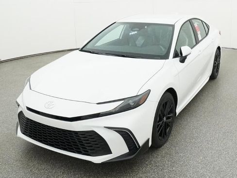 New 2026 Toyota Camry SE image 16