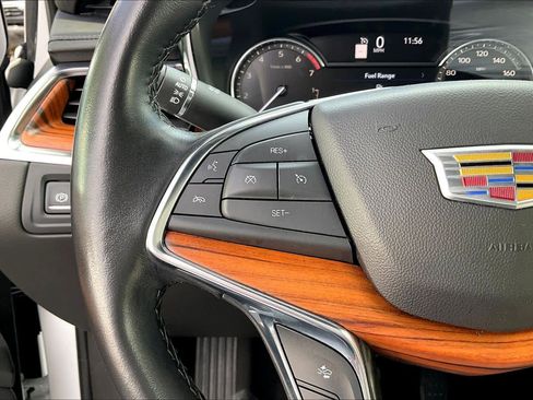 Used 2023 Cadillac XT5 Premium Luxury image 17