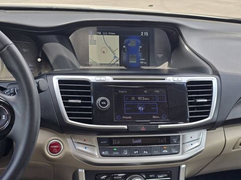 Used 2015 Honda Accord Touring image 15