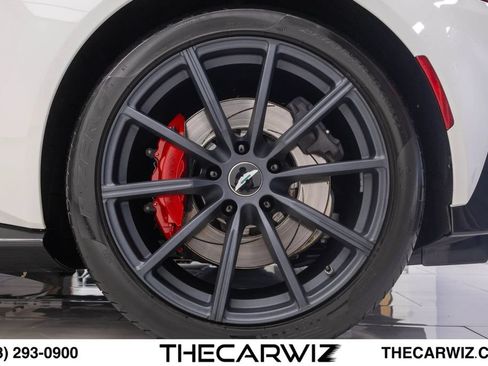 Used 2019 Aston Martin V8 Vantage Coupe RWD image 15