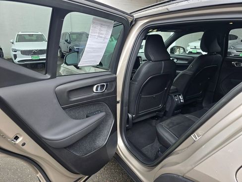 Certified 2023 Volvo XC40 Recharge Ultimate image 15