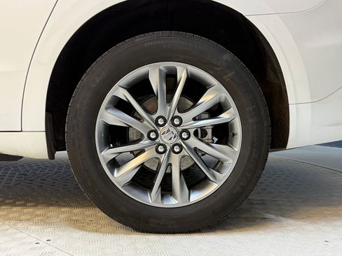 Used 2023 Buick Enclave Avenir image 10