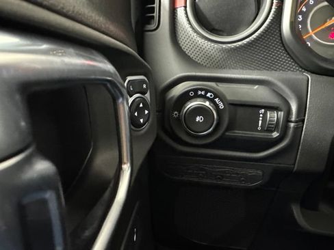 Used 2025 Jeep Wrangler Unlimited Rubicon AWD/4WD image 16
