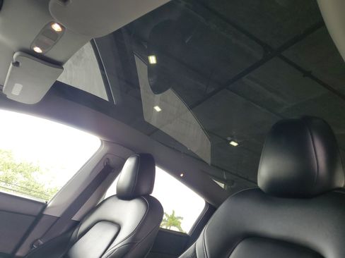 Used 2021 Tesla Model Y Long Range image 19