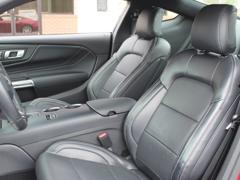 Used 2025 Ford Mustang GT Premium image 13