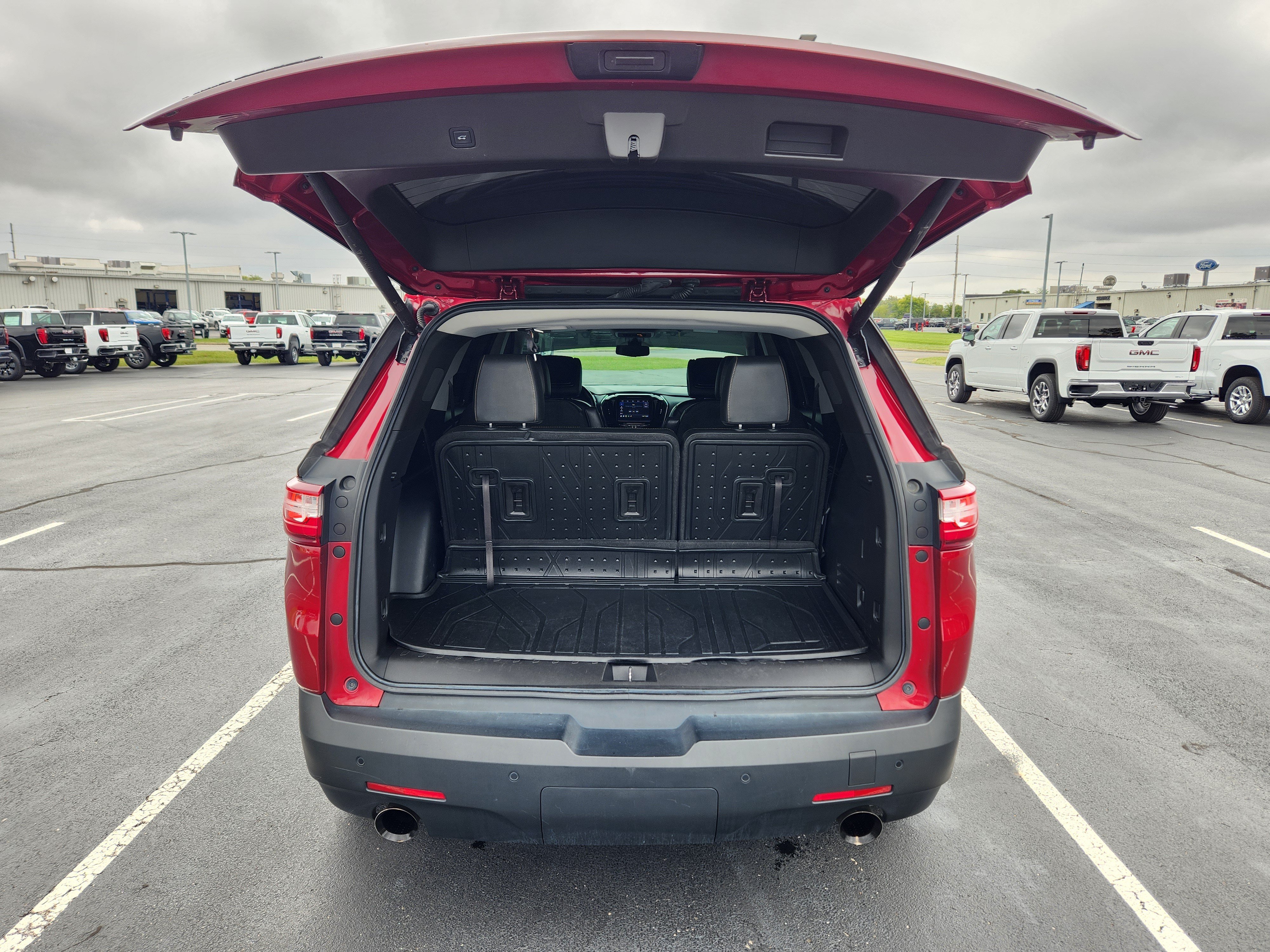 Used 2021 Chevrolet Traverse RS FWD image 10