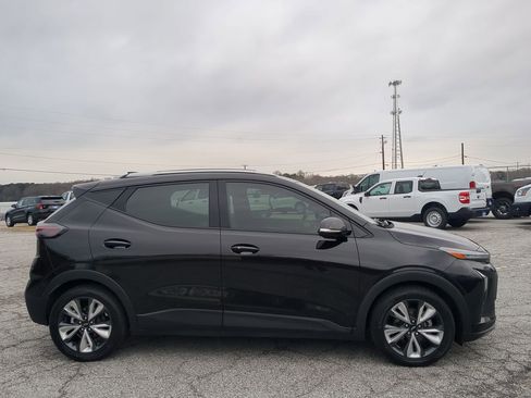 Used 2023 Chevrolet Bolt EUV LT w/ Convenience Package image 2