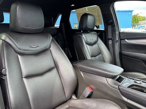 Used 2024 Cadillac XT5 Luxury w/ LPO, Floor Liner Package AWD/4WD image 17