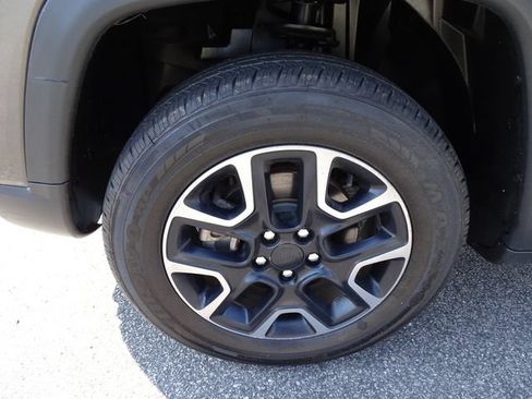 Used 2019 Jeep Compass Trailhawk w/ Leather Interior Group AWD/4WD image 39