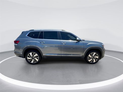 Used 2024 Volkswagen Atlas SEL AWD/4WD image 9