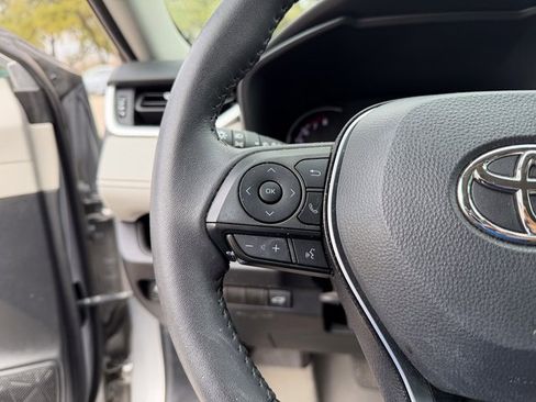Used 2024 Toyota RAV4 XLE Premium image 9