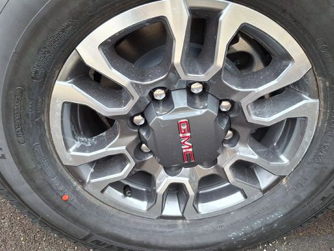 New 2026 GMC Sierra 3500 SLT w/ SLT Premium Package AWD/4WD image 22