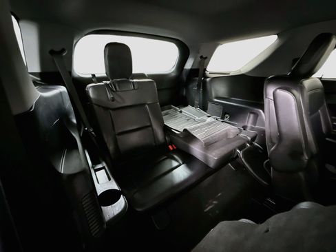 Used 2021 Ford Explorer XLT w/ Equipment Group 202A RWD image 44