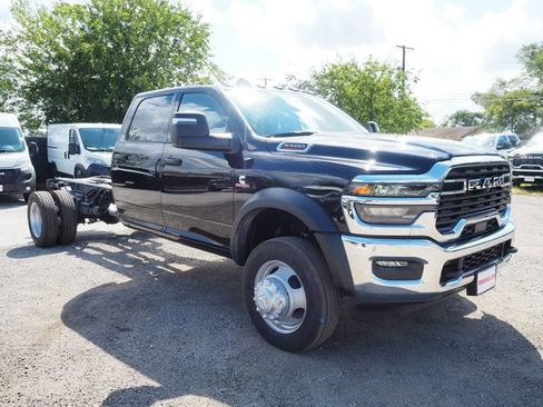New 2026 RAM 5500 Tradesman w/ Chrome Appearance Group image 4