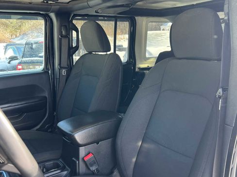 Used 2019 Jeep Wrangler Unlimited Sport S image 37