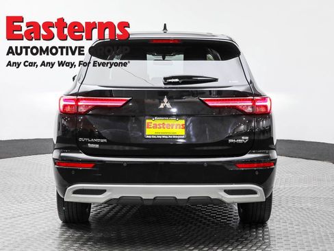 Used 2023 Mitsubishi Outlander SE image 6
