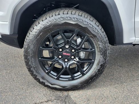 New 2026 GMC Canyon Elevation w/ Convenience Package image 9