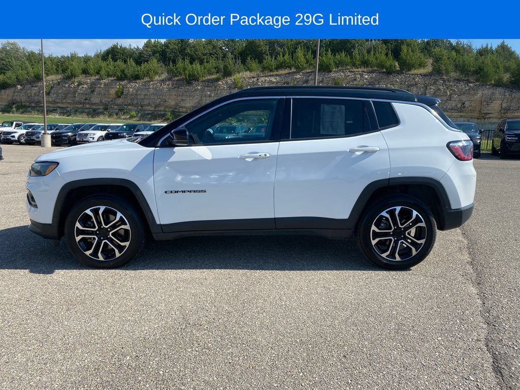 Used 2024 Jeep Compass Limited AWD/4WD image 3