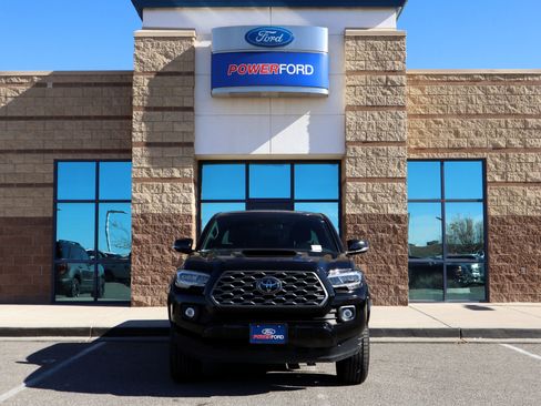 Used 2023 Toyota Tacoma TRD Sport V6 image 3