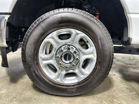 Used 2025 Ford F250 XLT image 18