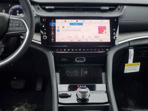 New 2026 Jeep Grand Cherokee Limited image 17