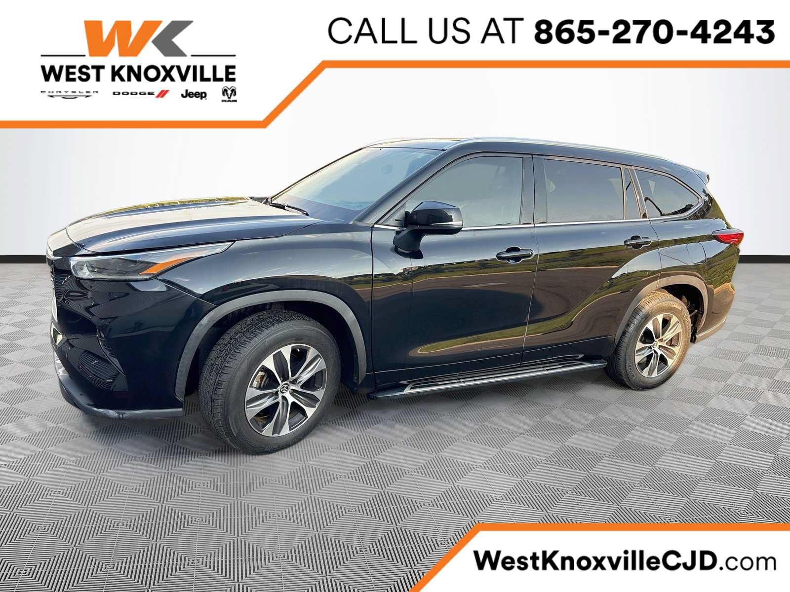 Used 2021 Toyota Highlander XLE FWD image 1