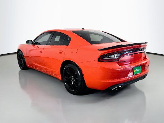 Used 2018 Dodge Charger SXT w/ Blacktop Package RWD image 7