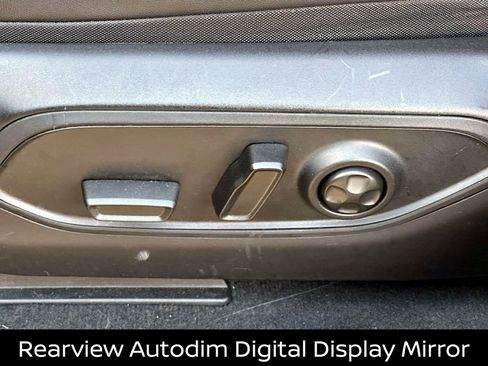 Used 2023 Jeep Grand Cherokee L Limited w/ Luxury Tech Group II image 22