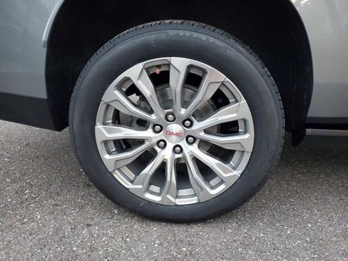 Used 2023 GMC Yukon XL Denali w/ Max Trailering Package image 5