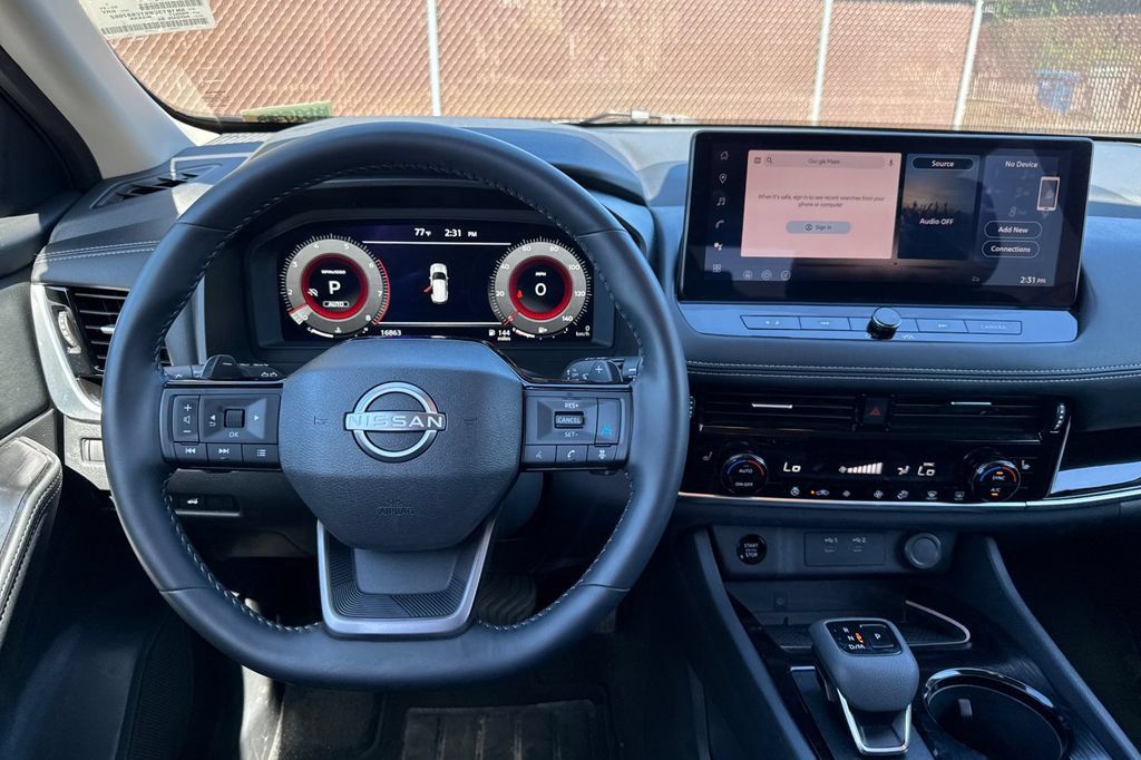 Used 2026 Nissan Rogue SL AWD/4WD image 16