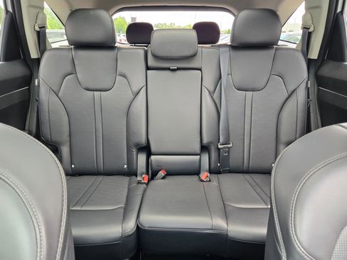 Used 2025 Kia Sorento S w/ Panoramic Sunroof Package FWD image 13