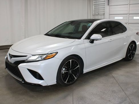 Used 2019 Toyota Camry XSE w/ Driver Assist Package FWD image 4