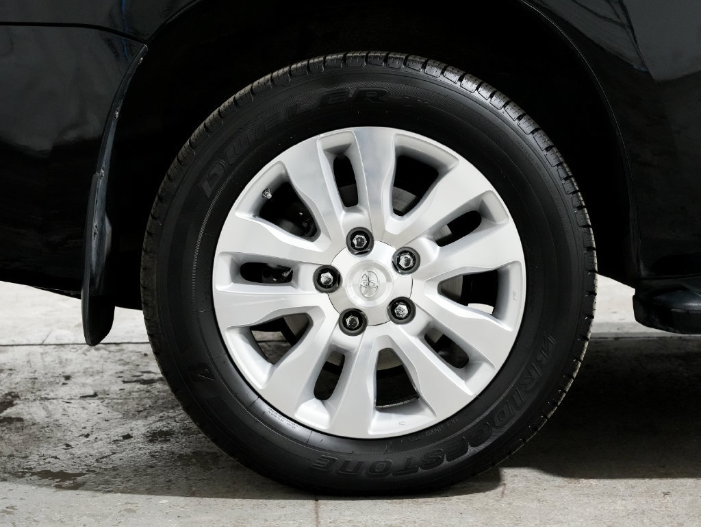 Used 2017 Toyota Sequoia Platinum RWD image 47
