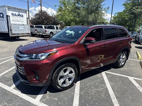 Used 2017 Toyota Highlander Limited AWD/4WD image 2