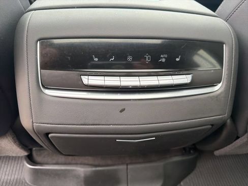 Used 2024 Cadillac Escalade ESV Premium Luxury AWD/4WD image 22