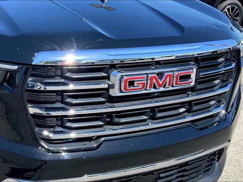 Used 2024 GMC Acadia Elevation w/ Trailering Package FWD image 29