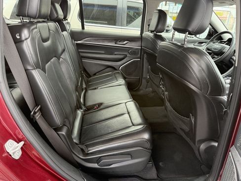 Used 2022 Jeep Grand Cherokee L Limited RWD image 13
